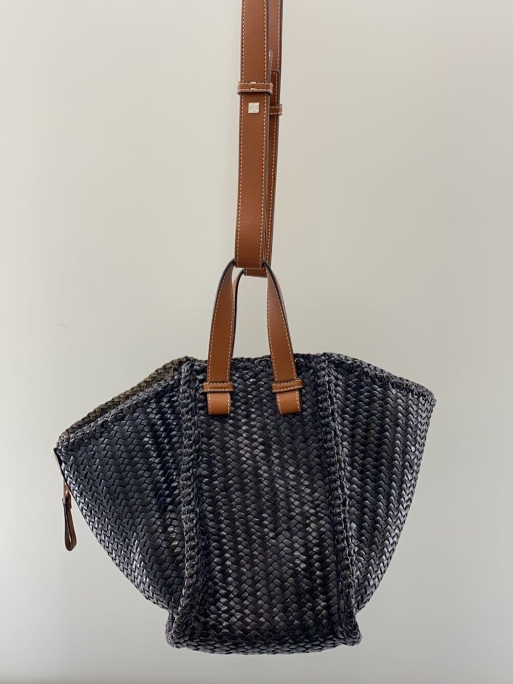 Loewe Hammock Shoulder Bag Black - Picture 3 of 7